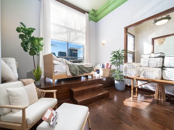 12 Hudson Place image 5 of 18