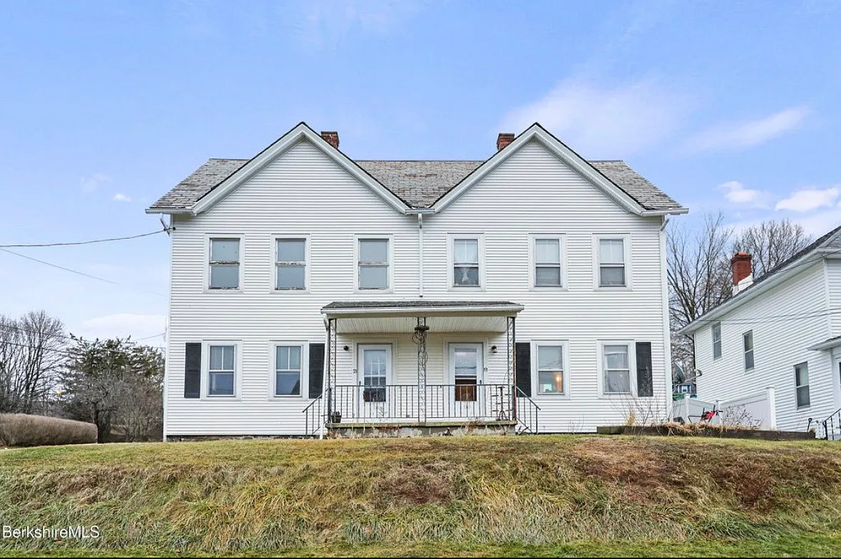 3 bed, 1200 sqft, $1,800 — Photo 1