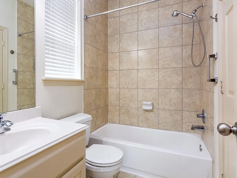 62 S Longsford Cir — Photo 32