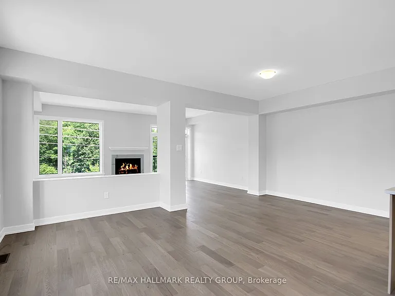 749 Newstead Cres — Photo 16