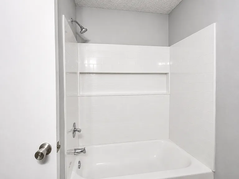 1224 E Selma St — Photo 9