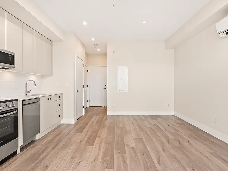 45511 Campus Dr — Photo 26