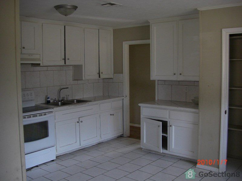 2nd image of 3026 La Rhoda St