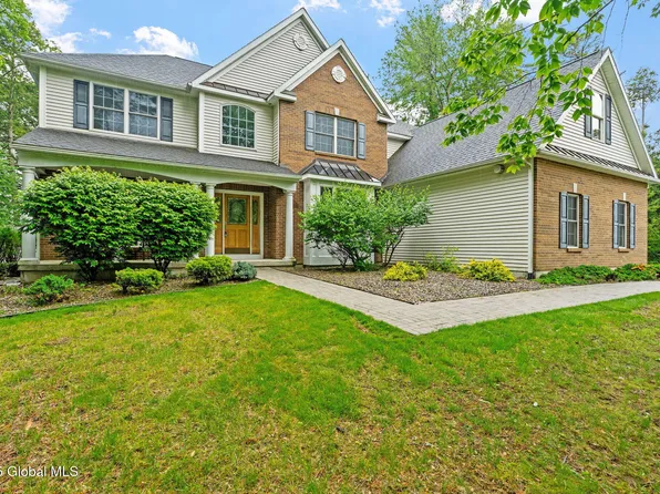 6004 Queen Mary Court, Schenectady, NY 12303