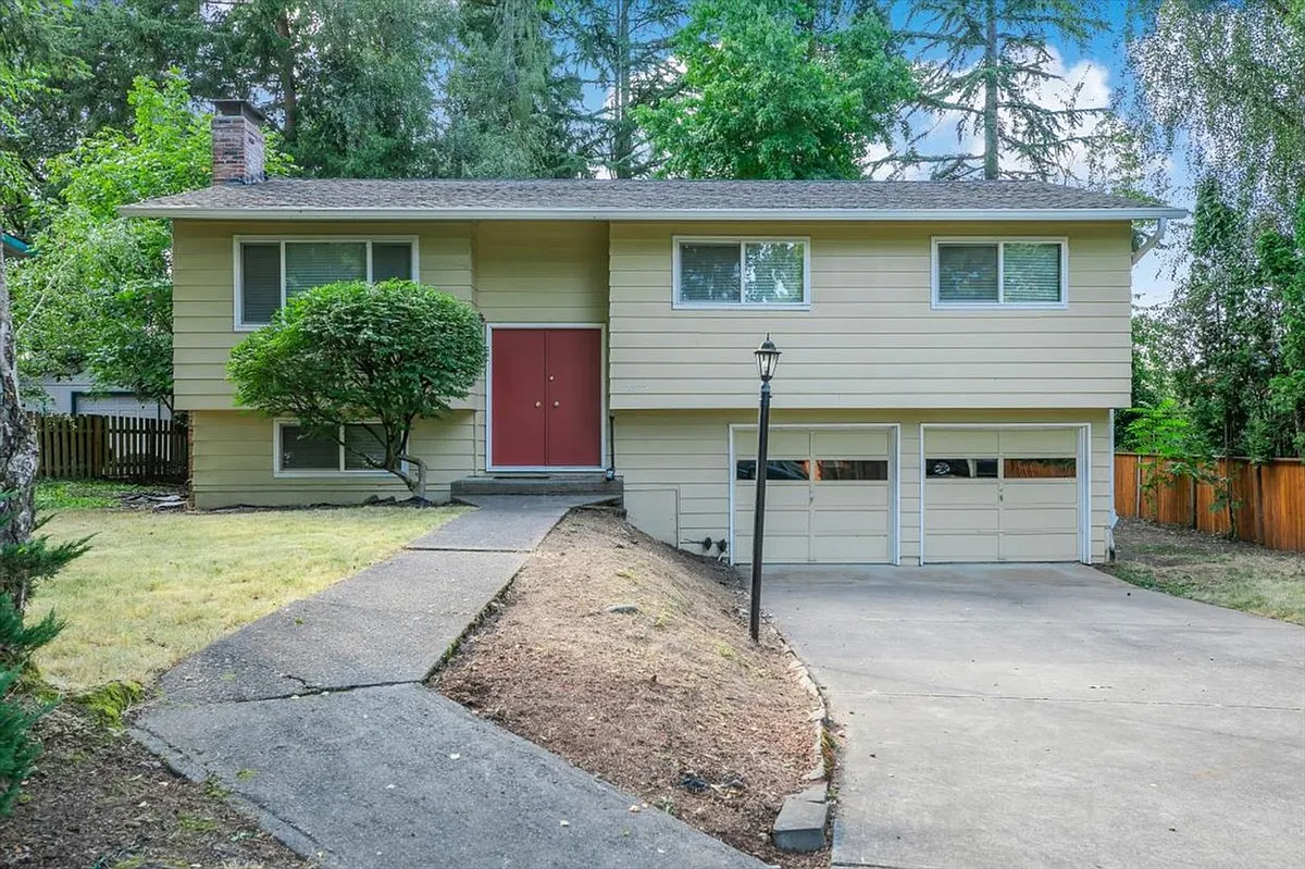 Photo 1 of 27 - 12575 SW Brookside Ave - Tigard, OR Primary Photo - 12575 SW Brookside Ave