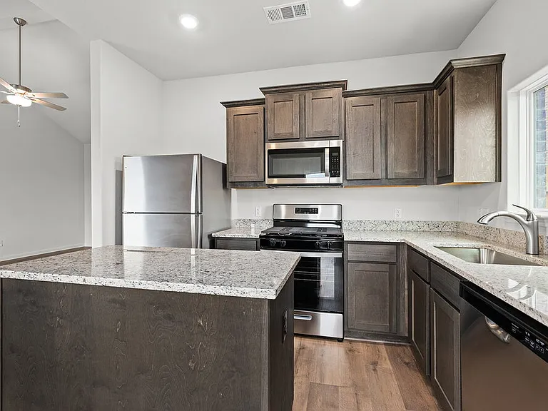 309 Julian Davis Dr — Photo 6