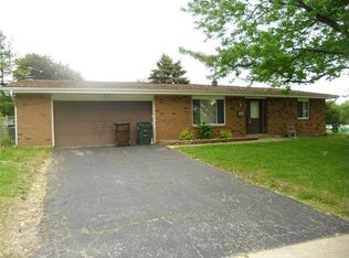 916 Avey Ln, Englewood, OH