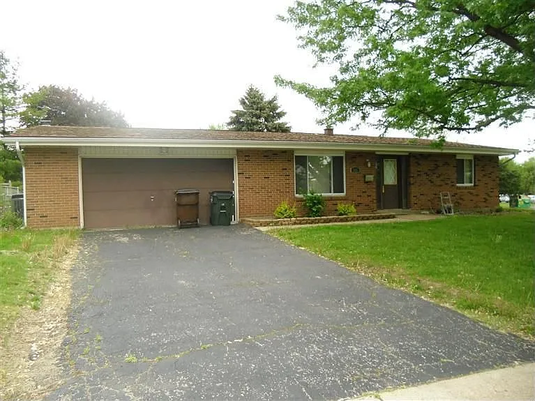916 Avey Ln photo 1