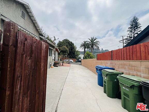 3rd image of 1327 Sanborn Ave