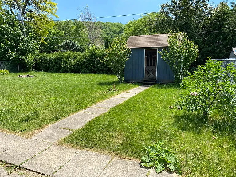 16 Victor Blvd #UPPER — Photo 35