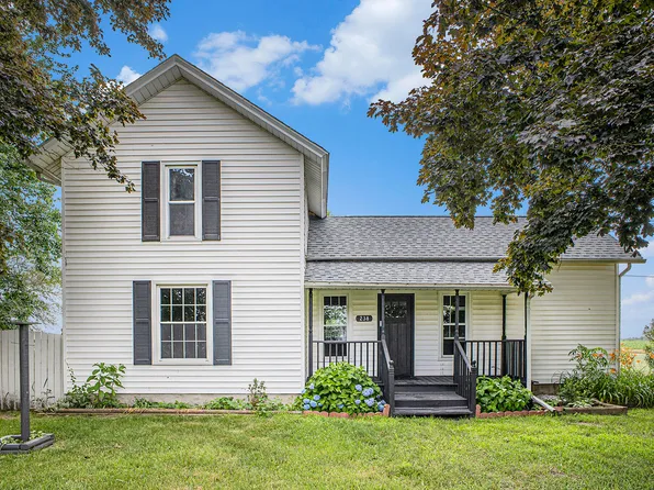 238 Maple Rd, Quincy, MI 49082