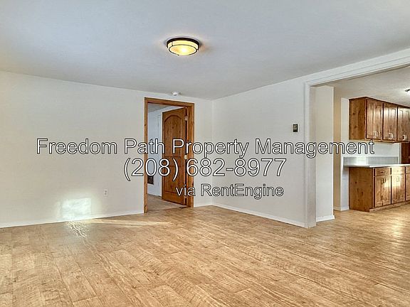 2nd image of 120 N Main St