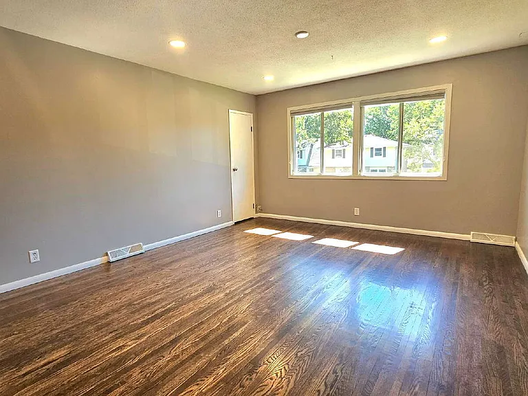 5934 Washburn Ave S — Photo 6