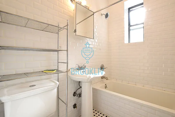 Rented by null | media 5