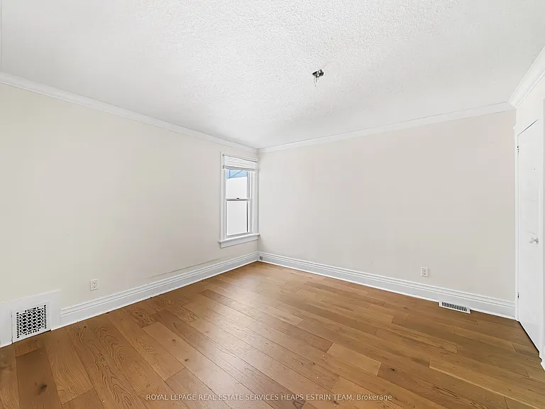 624 Pape Ave — Photo 20