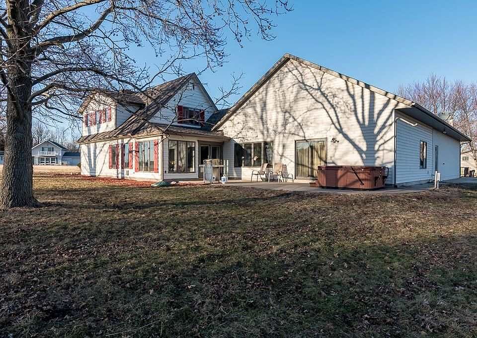 1st image of 435 Fyre Lake Dr