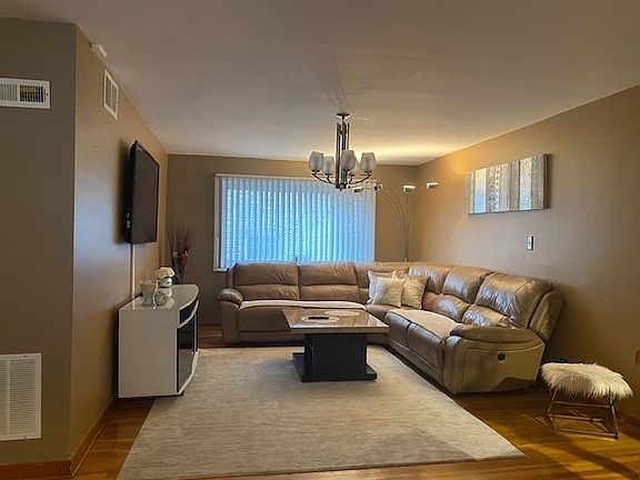 3rd image of 6244 N Francisco Ave #441AE