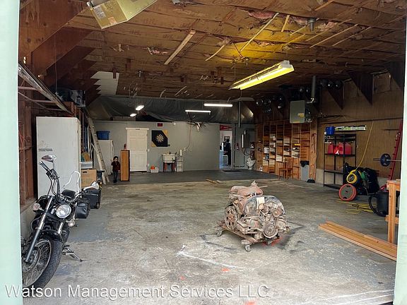 4th image of 2030 Front Ave NE