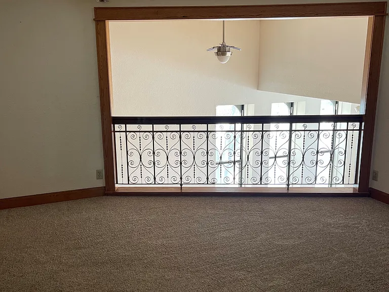 207 E Irving Ave #202 — Photo 8