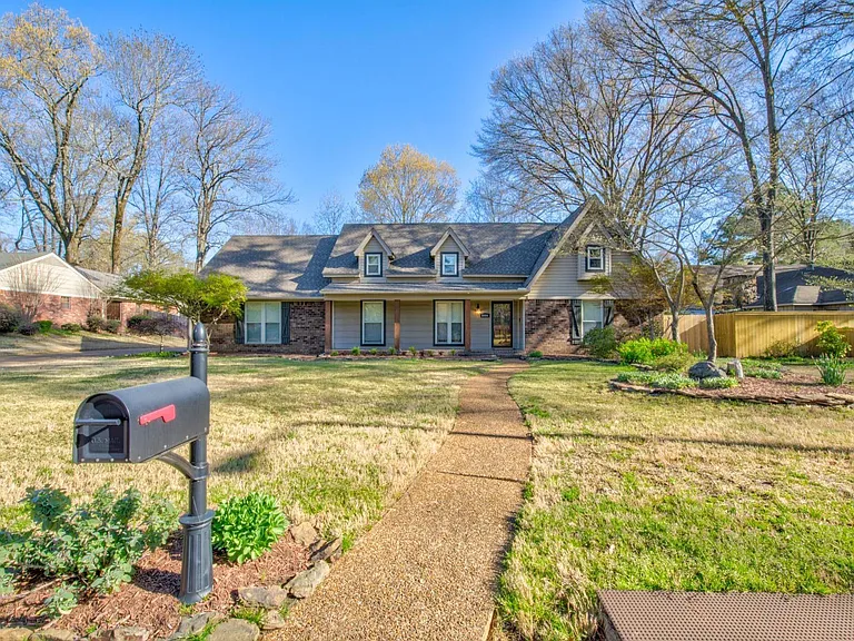 8084 Dogwood Villa Dr — Photo 1