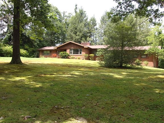 3rd image of 85 Meadow Dr