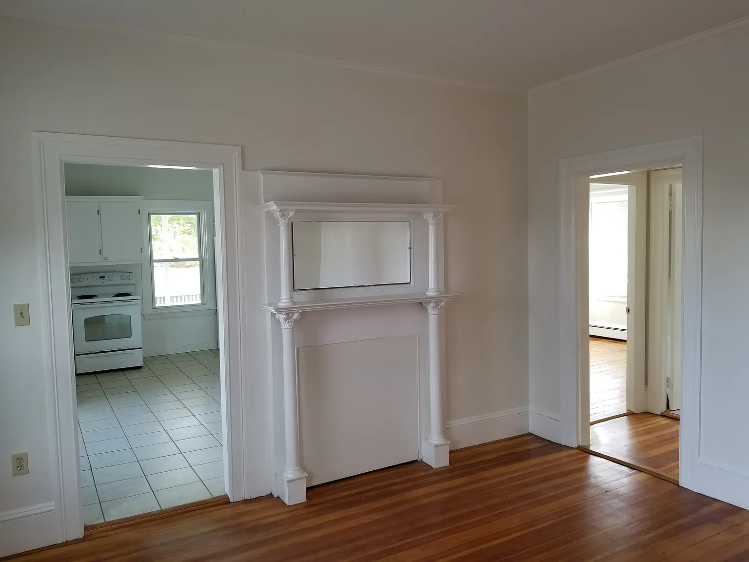 2 bed, 950 sqft, $1,950 — Photo 2
