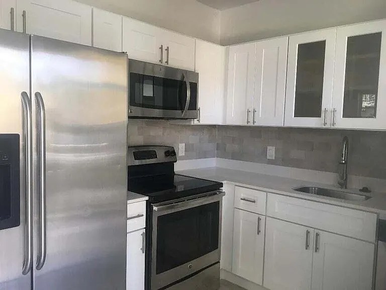 407 S Lakeside Dr #A — Photo 2