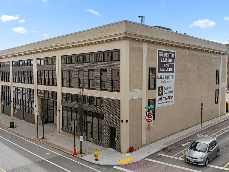 Tavolo Lofts — Photo 20