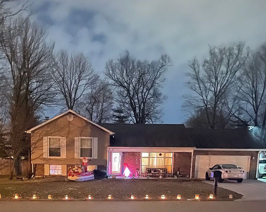 1st image of 440 Grand Canyon Dr