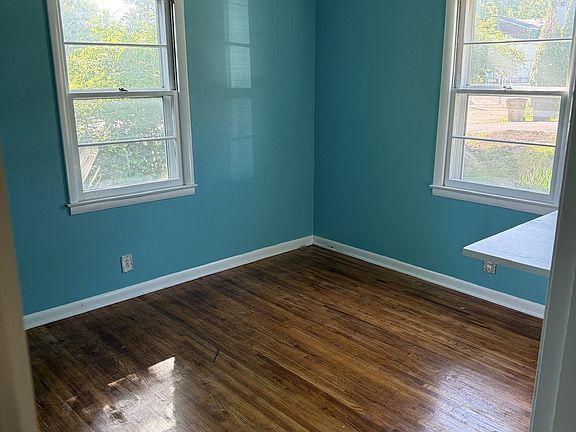 5th image of 1902 Elanor Dr