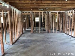 639 W 13th St, Port Arthur, TX 77640