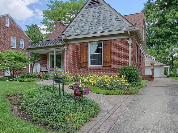 2nd image of 1910 Bonnieview Dr