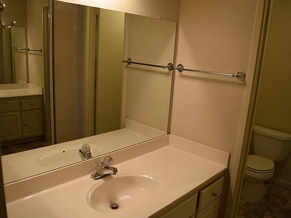 5th image of 1142 La Terrace Cir