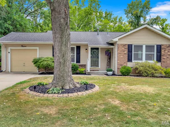 12 Mill Brooke Dr, Saint Peters, MO 63376