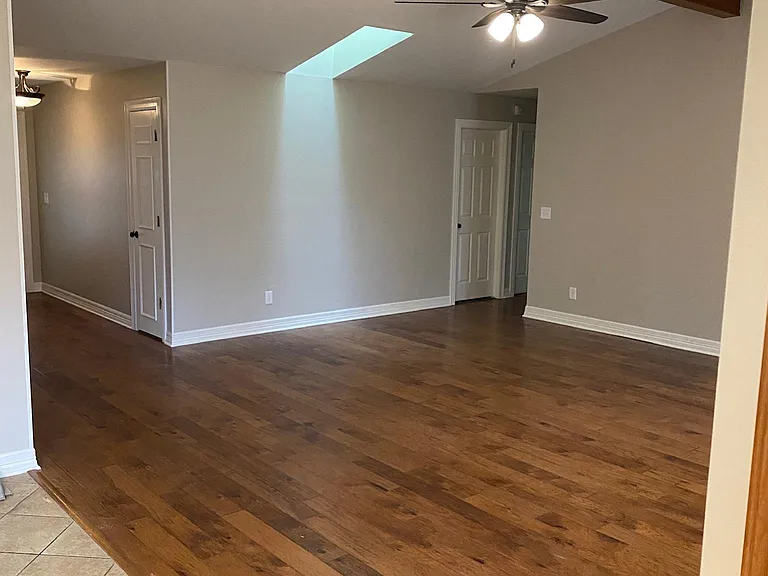 2379 E Ferguson Ave — Photo 3