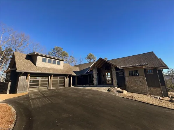 228 Lobelia Ln, Boone, NC 28607