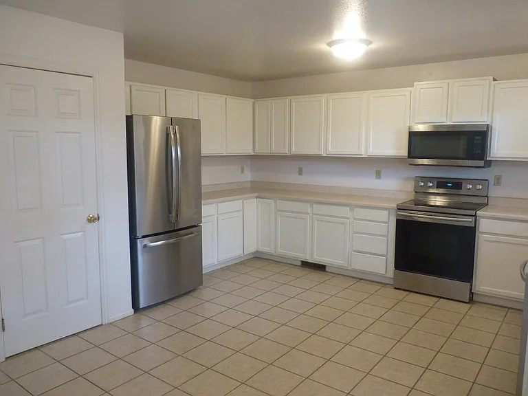 720 Yale Pl #D — Photo 6