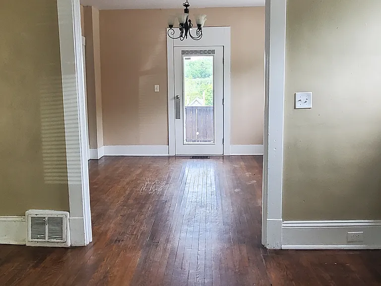 606 Riverland Rd SE — Photo 28