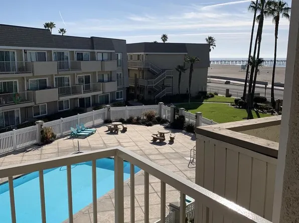 294 E Surfside Dr, Port Hueneme, CA 93041