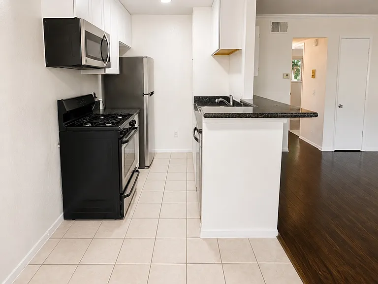 3935 Berry Dr #6 — Photo 6