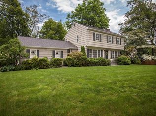 385 Quaker Rd, Chappaqua, NY 10514
