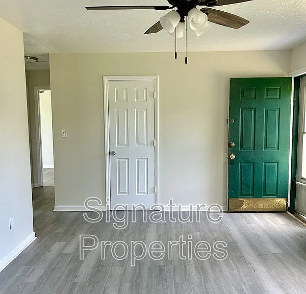 412 Virginia St — Photo 3