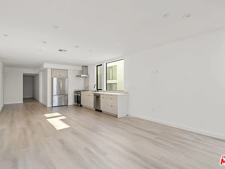 3755 S Canfield Ave #202 — Photo 7