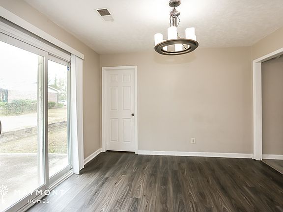 5th image of 8 Silverwood Dr