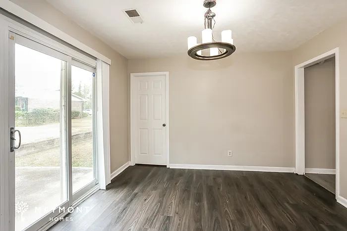 8 Silverwood Dr — Photo 5