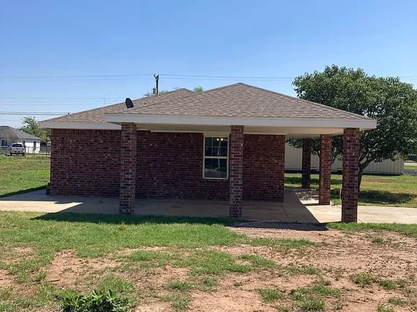 440 W Scott St, Slaton, TX 79364