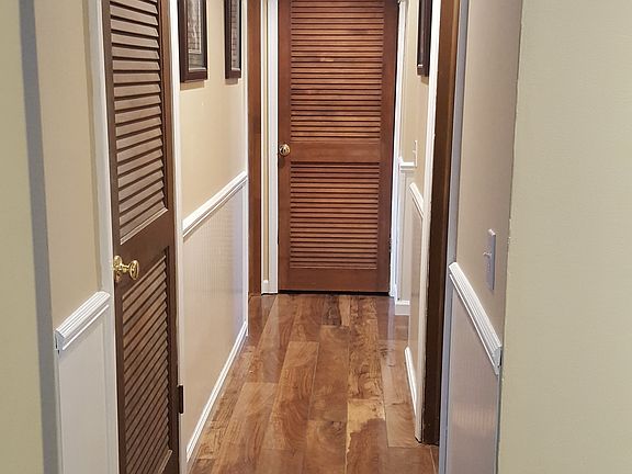 3rd image of 136 Lakeland Dr
