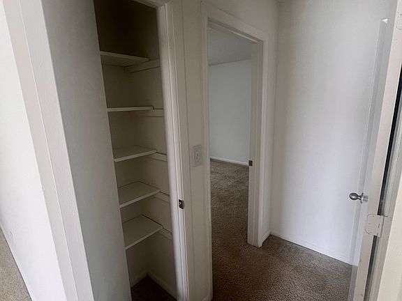 5th image of 104 Bassett Ave