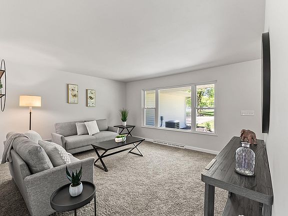 3rd image of 7234 Riverton Dr