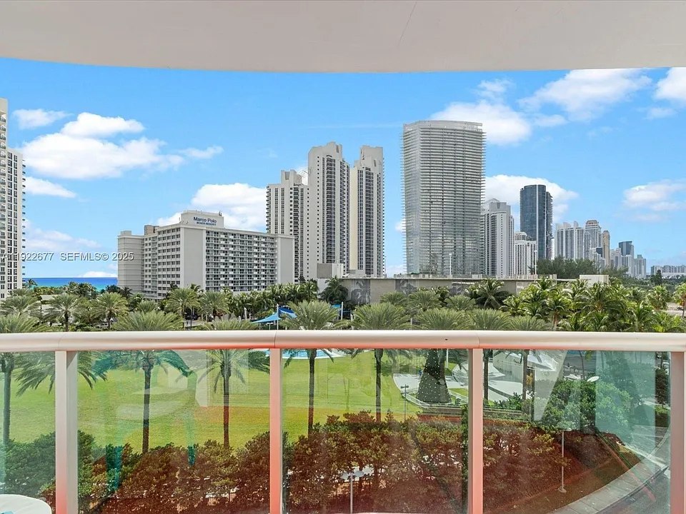 19370 Collins Ave #625